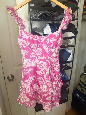 Selfie Leslie pink mini dress